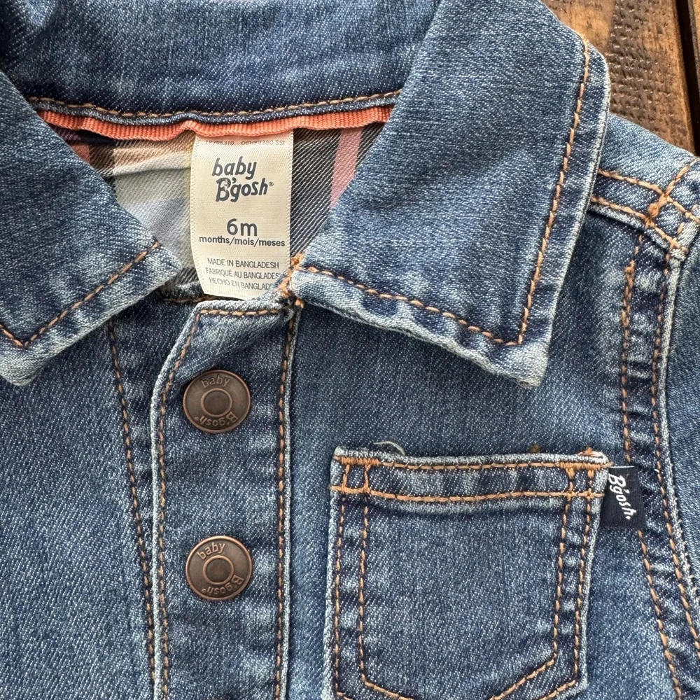 Osh Kosh Blue Denim One-Piece Romper, 6 months- NWT! - Picture 2 of 6
